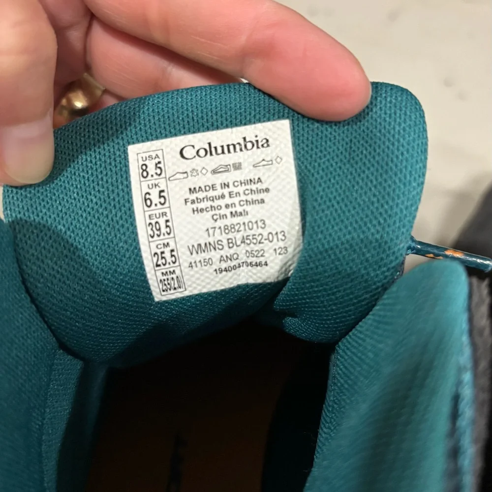 Columbia Women’s  Newton Ridge Outdoor Hiking Boots - Picture 4 of 9
